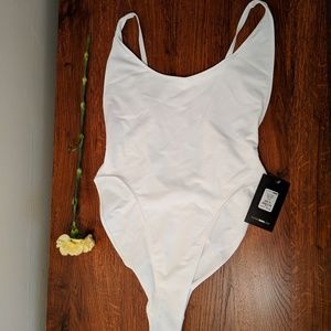 💛NWT Fashion Nova Low Back Swimsuit